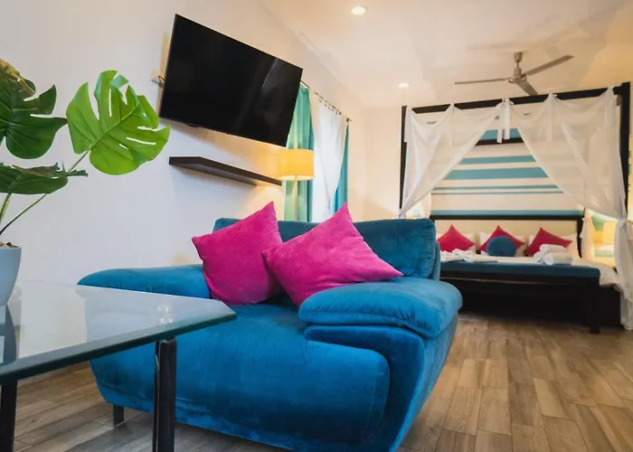 Mariposa Boutique - 5th Avenue 4*